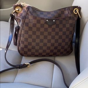 Louis Vouitton Cross body